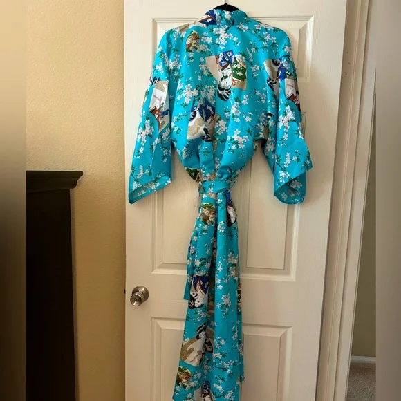 Satiny Geisha/Floral Print Kimono - XL - Picture 3 of 11